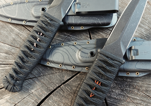 JC DAGGER BLACK CORDAGE + PATINA BRASS TRIDENT