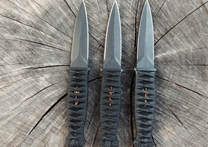 JC DAGGER BLACK CORDAGE + RAY SKIN + PATINA BRASS TRIDENT